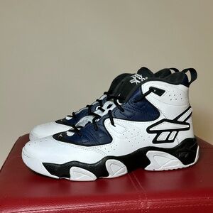 Reebok Avant Guard Sneakers